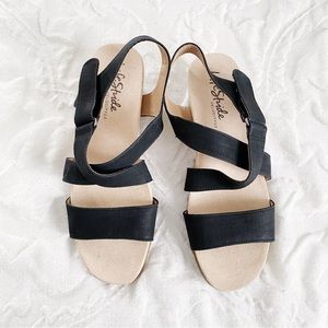 BOGO Life Stride Sincere Wedge Sandal Size 10W New